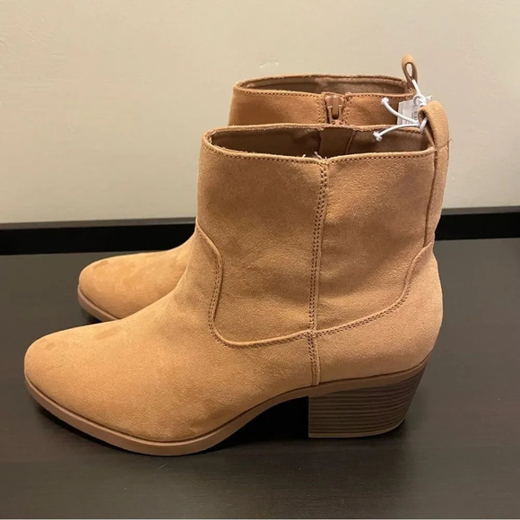 OLD NAVY Faux‎ Suede Western Ankle Boots in Mocha Latte - Picture 6 of 12